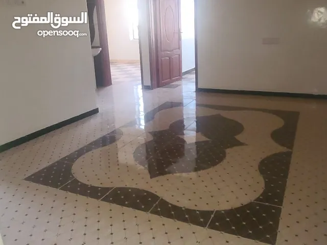700 m2 3 Bedrooms Apartments for Rent in Sana'a Dar Silm