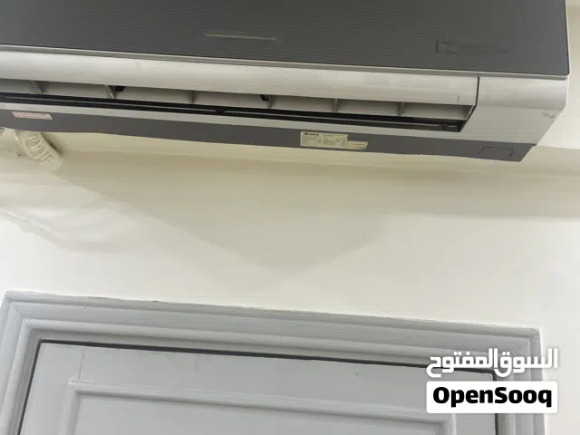 بيع إلكترونيات مكيف بارد ساخن موفر لطاقة الكهرباء سعة 2 طن استعمال قليل ونوعيته نظيفو سع قابل لتفاوض