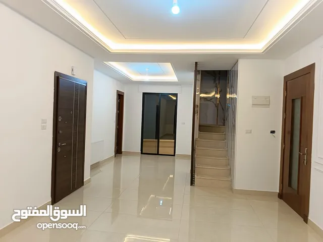 18 m2 4 Bedrooms Apartments for Sale in Amman Jubaiha