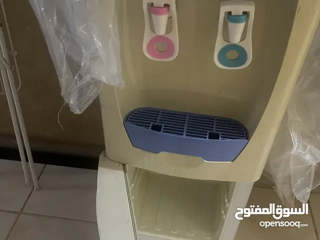 كولر ماء متوفر ماء ساخن وبارد