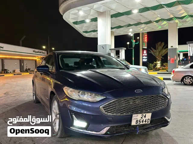 2018 فورد فيوجن SE