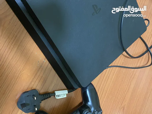 بلاستيشن 4 مع نظارة vr (كامل الملحقات)
