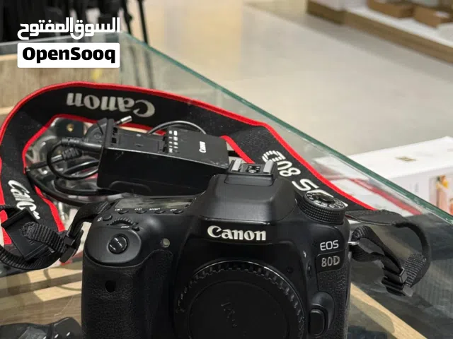 كاميرا Canon EOS 80D + عدسة Canon EF 70-300mm f/4-5.6 IS USM (عدسة تقريب) + الشاحن والحقيبة