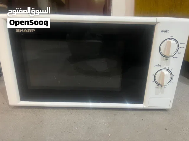Sharp 700 W 20L Microwave in Mahboula block 3
