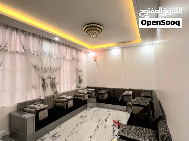 شقق مفروشة فاخرة للإيجار (أول ساكن نظافة وفخامة) في حدة – موقع راقٍ ع شارع زفلت  جديدة وملكيه وفاخره