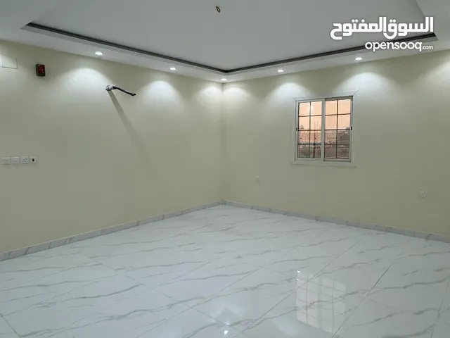 180 m2 4 Bedrooms Apartments for Rent in Al Madinah Al Khalidiyyah