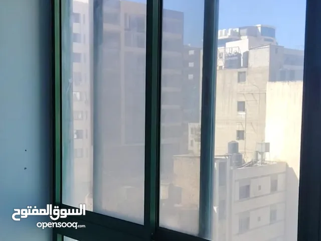 مكتب 120م2 اطلاله موقع. مميز. منطقه حيويه شارع سفيان