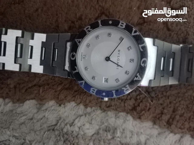 ساعه بنغاري سويسري يوجد بداخله 11فص الماظ نادره جداا