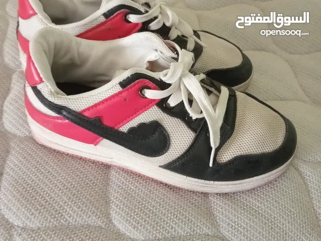 Boys Athletic Shoes in Amman