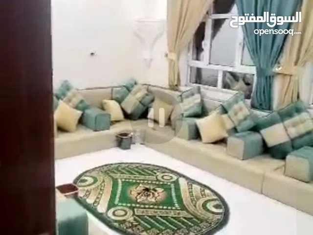 شقة مفروشة VIP لكس فخامة من الاخر مجلس وحمام مستقل وصالة جلوس و3 غرف نوم وحمام ومطبخ منها غرف ماستر(