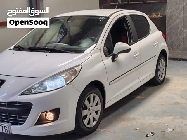 2012 بيجو 207 Standard
