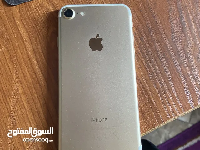 ايفون 7 معاه علبته ومساحته 256جيجا مفهوش خدش
