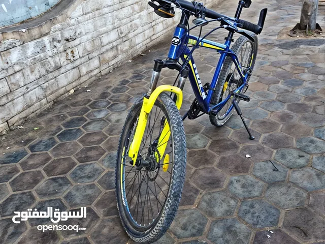 للبيع عجلة هجين مقاس 26 - بحالة جيدة وسعر قابل للتفاوض يتم الكشف علي الدراجه قبل التسليم للتأكد منها