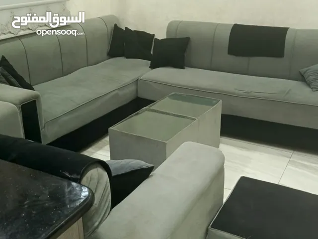 طقم كنب زاوية مودرن بحالة ممتازة للبيع طقم كنب أنيق وعصري