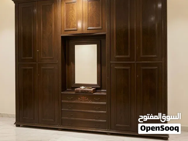 دولاليب مستعمل  ايطالي نظيفه جدا  مجموعه اتات بسعر كزيوني