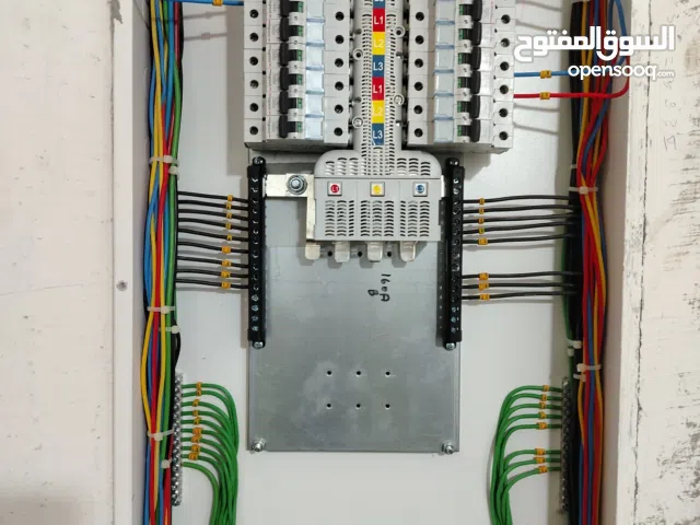 كهربائي منازل و صناعي منازل فلل مطاعم مجمعات تجاريه فنادق مولات مستشفيات مصانع جميع اعمال الكهرباء