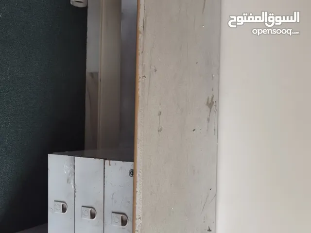 مكتب ( طاولة و كرسي)