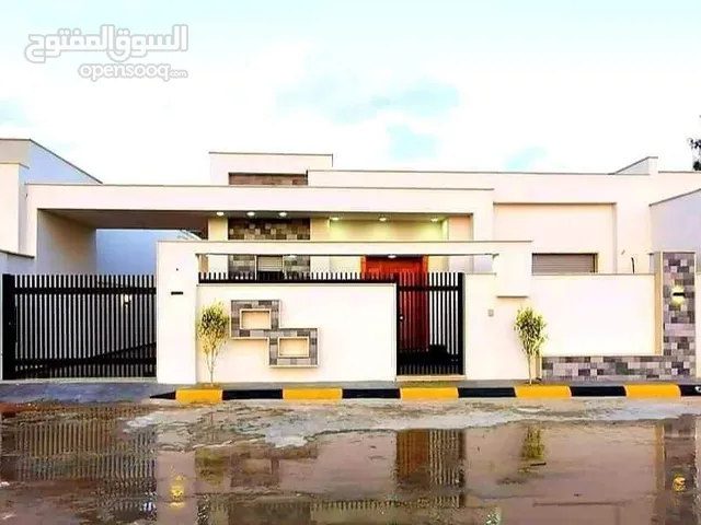 210 m2 4 Bedrooms Townhouse for Sale in Tripoli Ain Zara