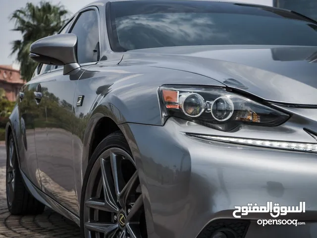 لكزس IS فل اوبشن ممتازة للبيع في ابوظبي Lexus IS very good full option for sell