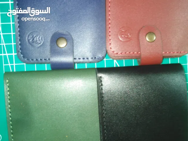 محافظ جلد طبيعي للبيع