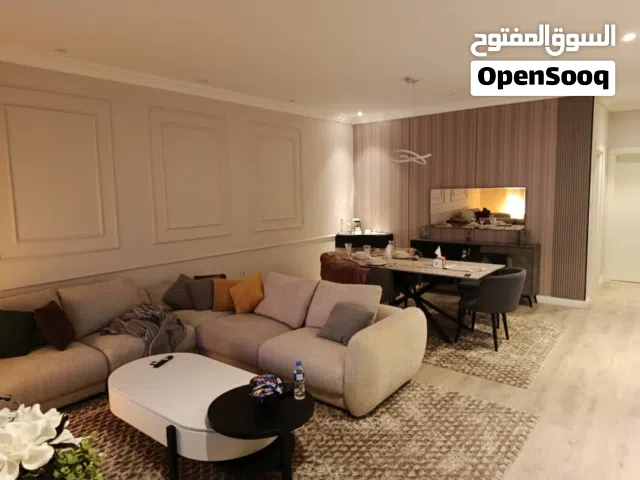 شقه للبيع في 7000الرويسات 450 الف بالاث