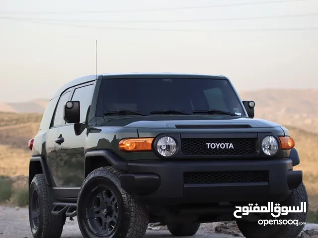 Used Toyota FJ in Gharyan