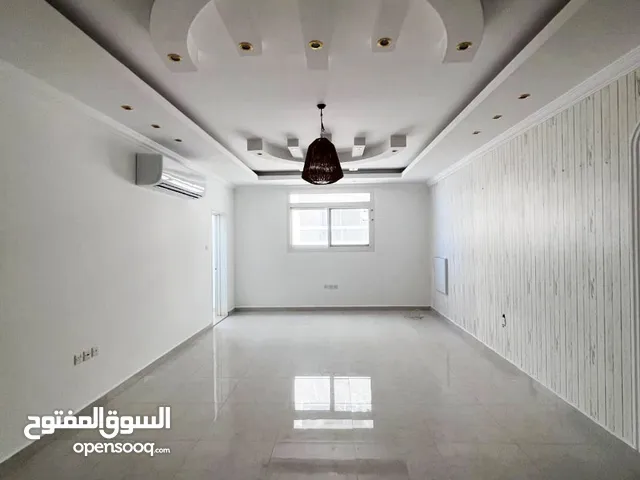 (عادل) للايجار السنوي في الجرف شقه اربع غرف وصاله مساحه واسعه شقه جديده بناء عائليه تسهيل دفع