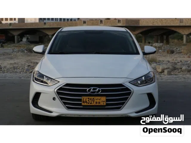 2017 هيونداي النترا SE