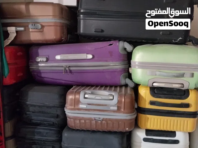 للبيع حقايب
