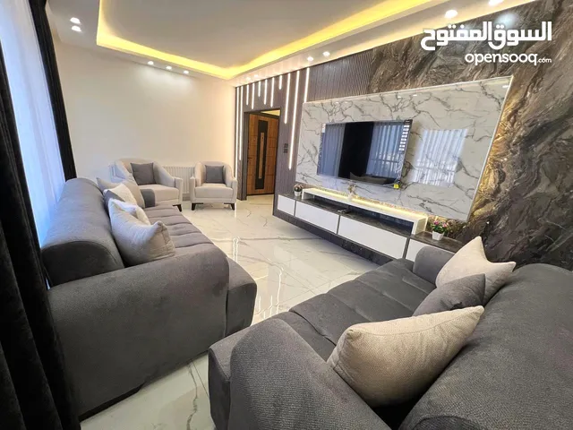 شقة جديدة مفروشة للايجار في أجمل مواقع خلدا مساحة 150م طابق ثاني تشطيبات و ديكورات فندقية فاخرة