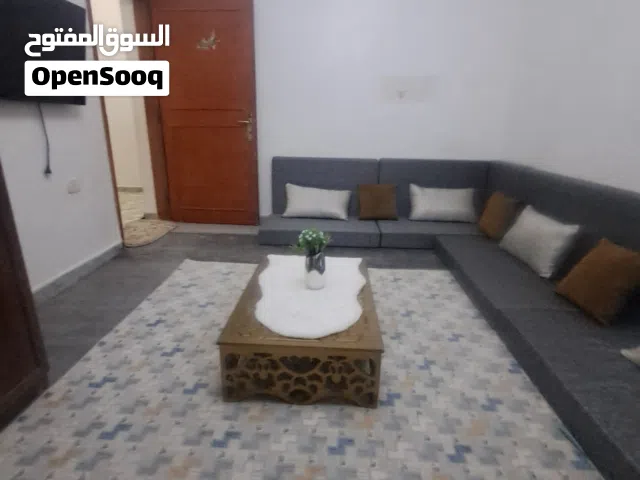 جلسة ارضية للبيع شبه جديدة