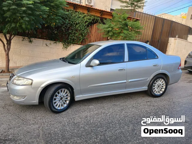 2011 نيسان صني Standard