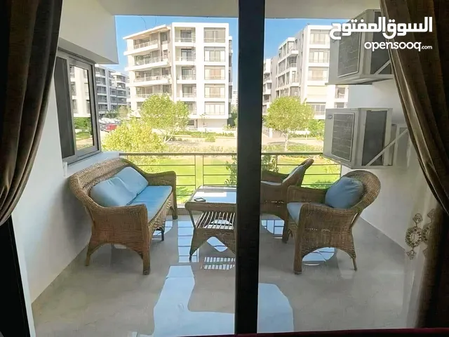 شقه للبيع ف كمبوند تاج سيتى أمام مطار القاهرة الدولي
