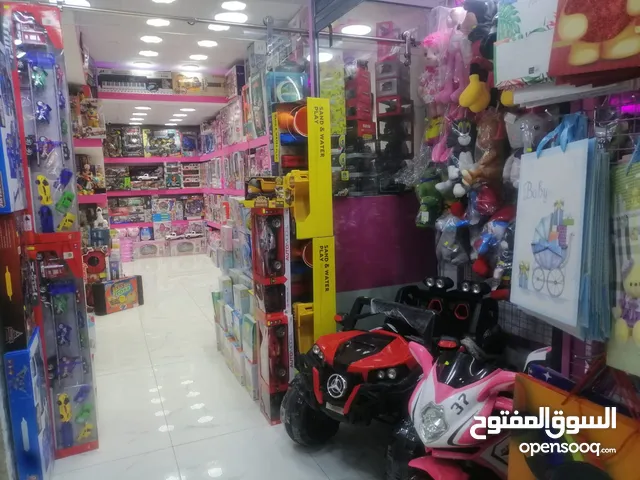 محل ألعاب تجاري للبيع فاضي خلو او بضاعته في سوق السلطان بجانب مطعم كاربو