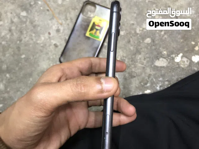 Apple iPhone 11 128 GB in Basra