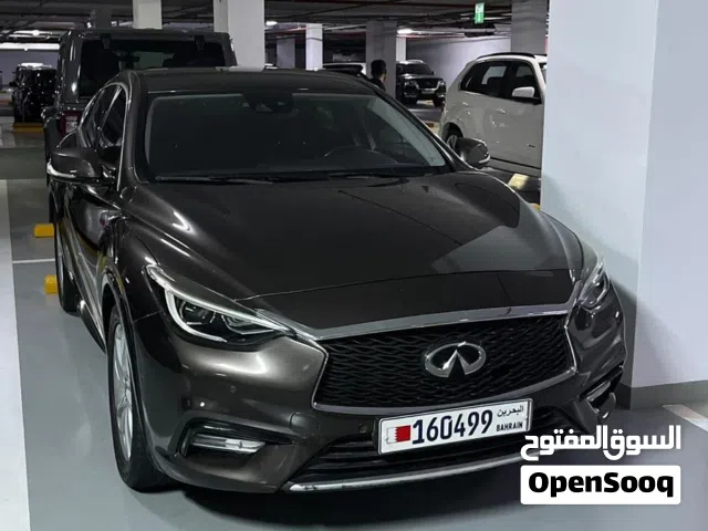 2017 Infiniti Q30 Sport