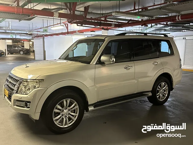 Mitsubishi Pajero 3800cc model 2015