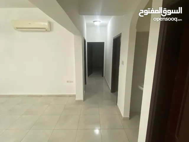 120 m2 4 Bedrooms Apartments for Rent in Muscat Ansab