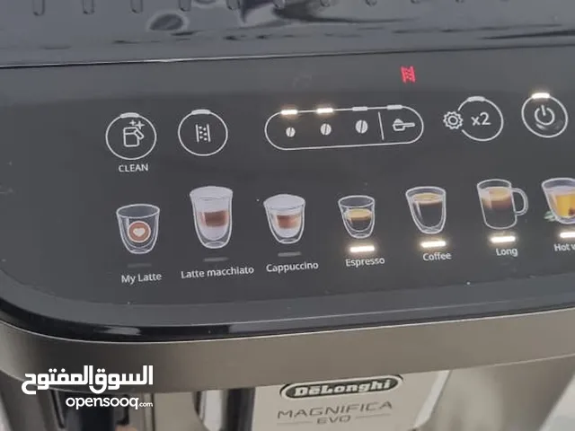 صانعه قهوه إيطاليه استخدام بسيطه و قليل تطحن القهوه بسهوله و بسرعه تصنع العديد من أنواع القهوه