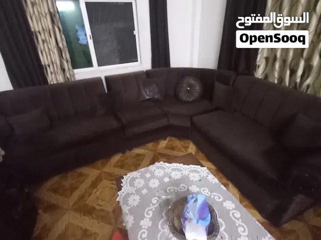 كنب لون بني للبيع