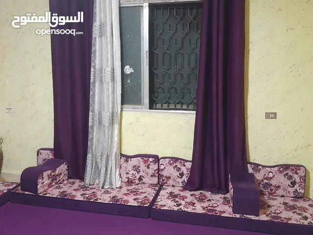 اثاث ارضي فرش مع البرادي