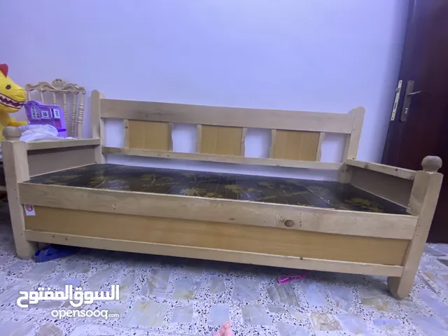 ميز طعام و كرويتة