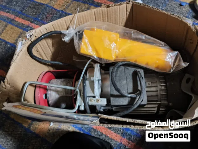 ونش رفع مواد بناء أو أي مواد أخرى