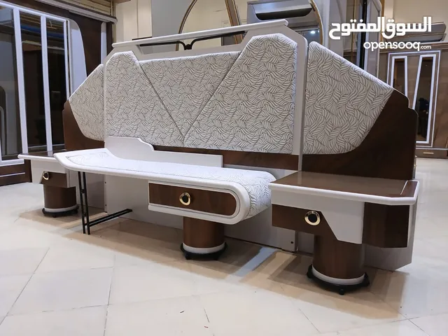 غرفه نوم زان أحمر سرير دبل عرض 170 ملل خشب دولاب 3 ضلف كبيرة 2 كومدينة تسريحه شماعه مقعد تسريحه