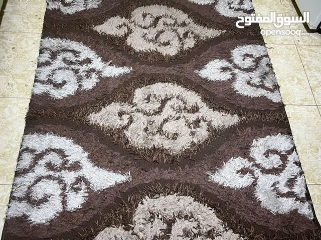 سجادة مطبخ 2 متر نظيفة وتقيلة