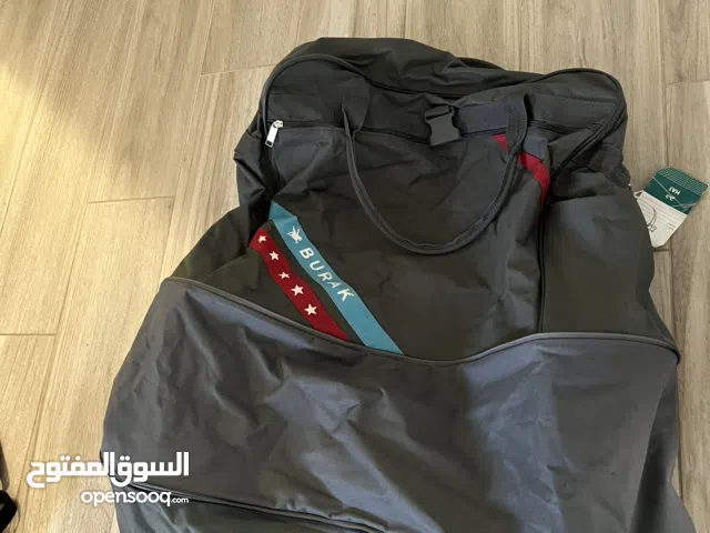 حقيبة سفر (عفش) كبيرة الحجم - ماركة BURAK - بحالة ممتازة