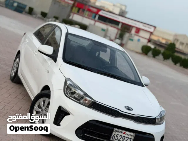 2020 كيا بيجاس Standard