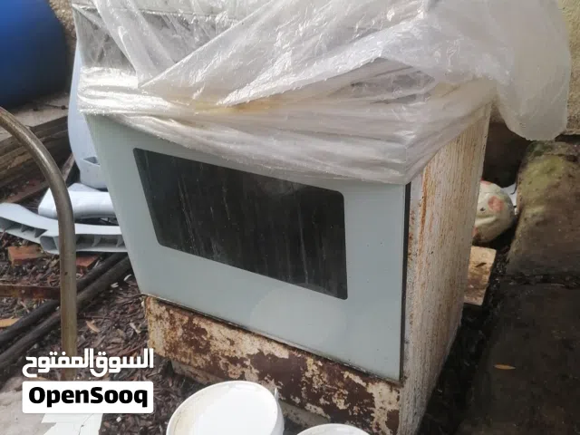 للبيع تنكات ماء حديد وبرميل حديد وشاشات تلفزيون وبراميل بلاستيك وغاز وفوانيس رمضان حديد