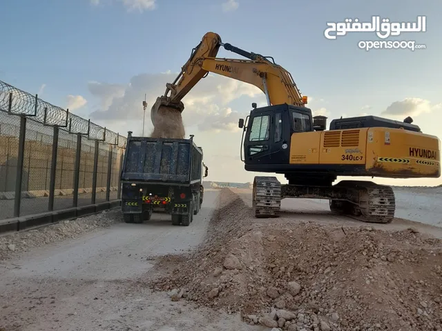 2016 Tracked Excavator Construction Equipments in Al Sharqiya