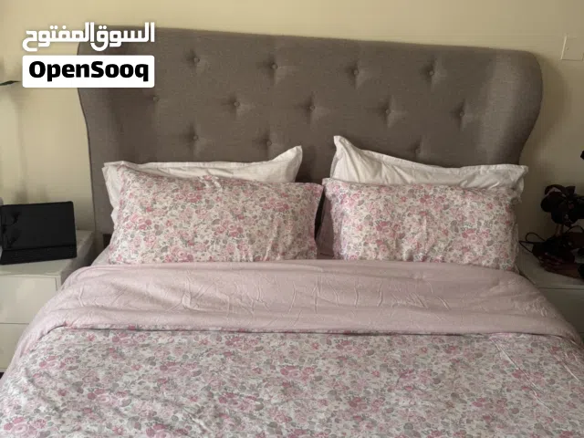 سرير للبيع